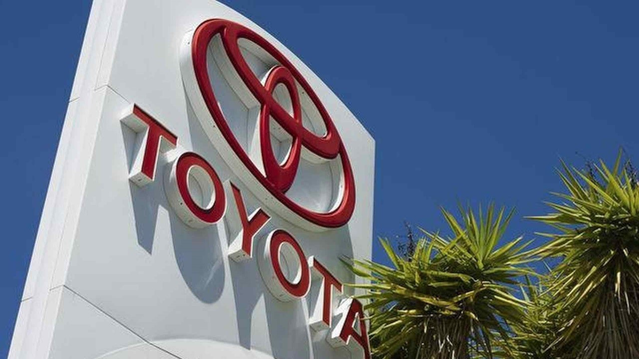 Toyota, hidrojen yakıt hücreli Hilux prototipini geliştirmeye başladı