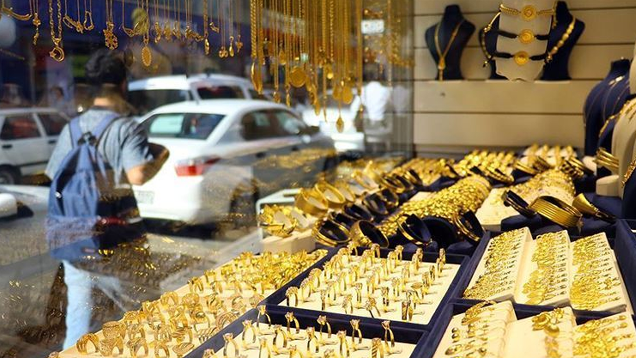 Altının kilogramı 1 milyon 372 bin liraya yükseldi