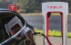 Trump-Musk gerilimi Tesla hisselerini vurdu