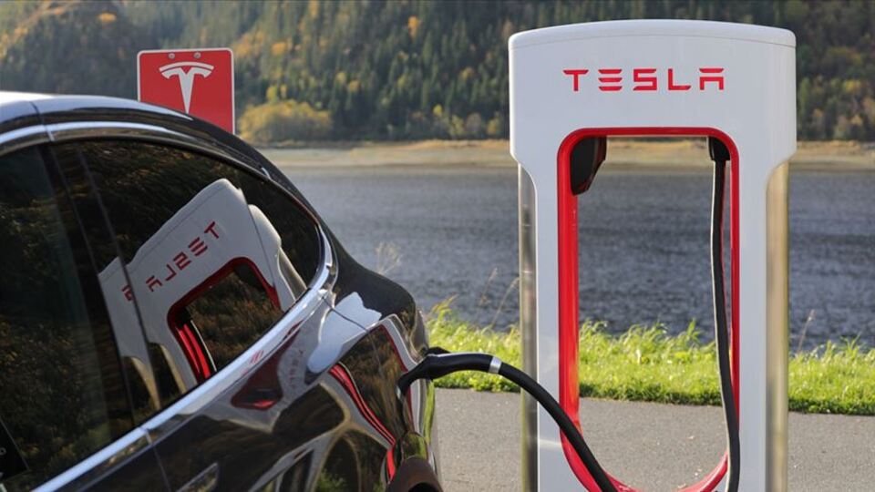 Trump-Musk gerilimi Tesla hisselerini vurdu
