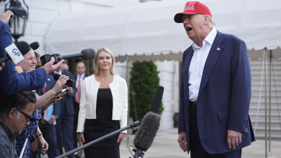 Trump: Üç puan faizin maliyeti 1 trilyon dolar  