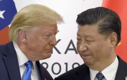 ABD-Çin Ticaretindeki Belirsizlik: Trump’ın Gümrük Politikaları ve Şi ile Olası Görüşme