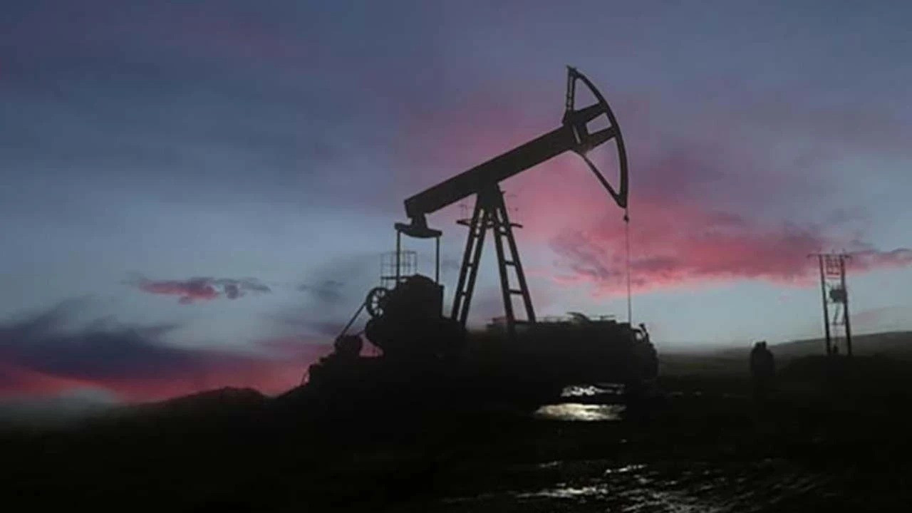 Küresel Petrol Piyasalarında Fiyat Baskısı ve ABD-Çin Gerilimiyle Gelen Dalgalar