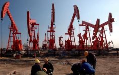 Petrol Piyasasında Yatay Seyir ve Küresel Arz İpuçları: Piyasa Analizi ve Beklentiler