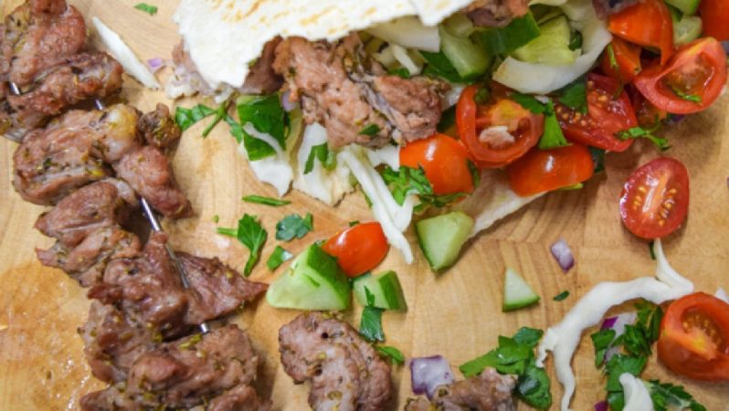 Atina’da Bütçe Dostu 3 öğün: 25 Euro’ya Günü Doldurmak