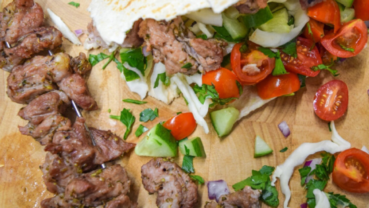 Atina’da Bütçe Dostu 3 öğün: 25 Euro’ya Günü Doldurmak