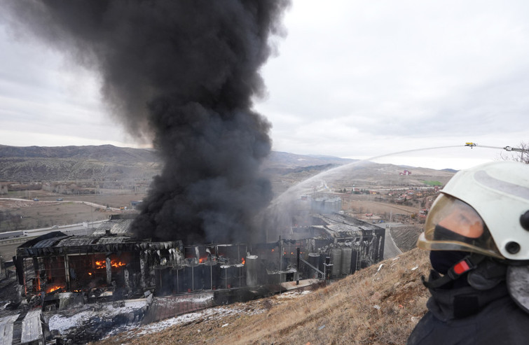 Bahadır Kimya Fabrikasında Yangın Sonrası Hisse İşlemleri ve Yetkililerin Açıklamaları