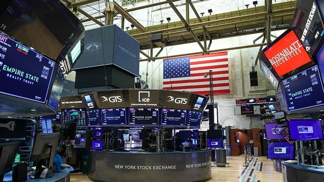 Dow Jones ve Teknoloji Hisseleri: Piyasalarda Açılışta Karışık Seyir ve FOMC Tutanaklarının İzinde