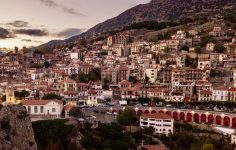 Kışlık Ev Piyasasında Yunanistan’da Satışlar Durduruldu: Kiralama Öne Çıkıyor