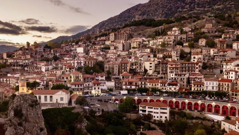 Kışlık Ev Piyasasında Yunanistan’da Satışlar Durduruldu: Kiralama Öne Çıkıyor