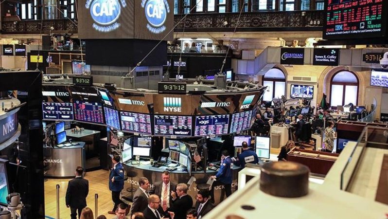 Piyasalarda Karışık Seans: Dow Jones Düşüşte, Nasdaq ve S&P Dalgalı Seyri Sürdürdü