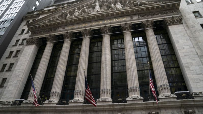 Piyasalarda Karışık Sezgi: Bitcoin’in Onayıyla Sınırlı Yükseliş ve Küresel Endişeler