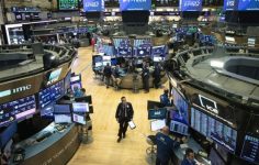 Teknoloji Hisseleri Baskılandı: Piyasada Yıl Sonu Öncesi Dönüşüm ve 2026 İçin İyimserlik