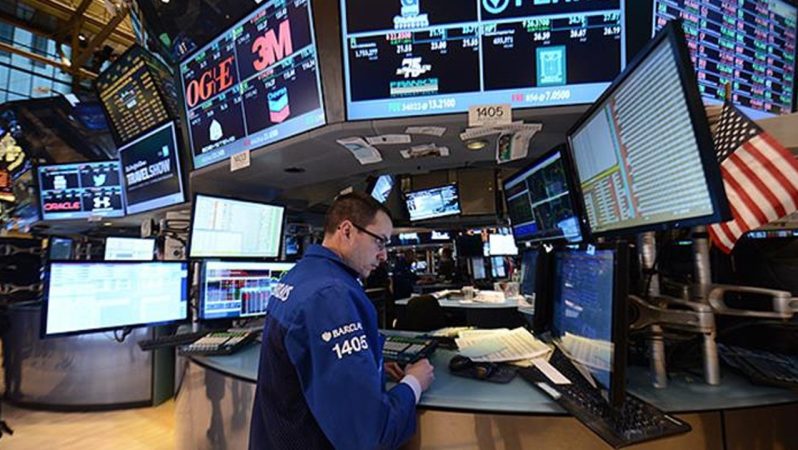 ABD’de Tarif Belirsizliği ve Yapay Zeka Yatırımlarında Dalgalanma: Piyasalarda İlk Gün Performansı