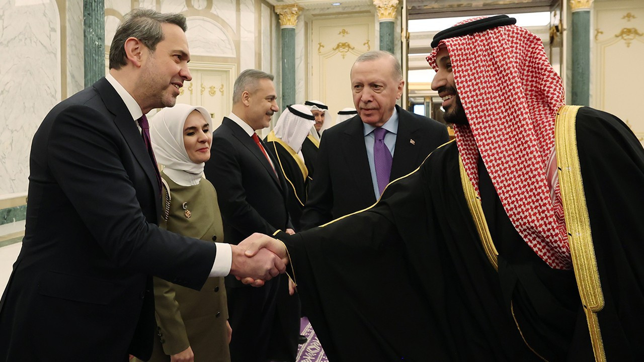 ACWA Enerji’nin Türkiye’deki Güneş Projeleri İçin Büyük Adım: İki Geniş Ölçekli Santral için Anlaşma