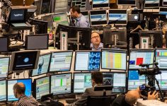 Avrupa Borsalarındaki Gün Sonu Değişimleri ve ABD Gümrük Vergi Belirsizliği