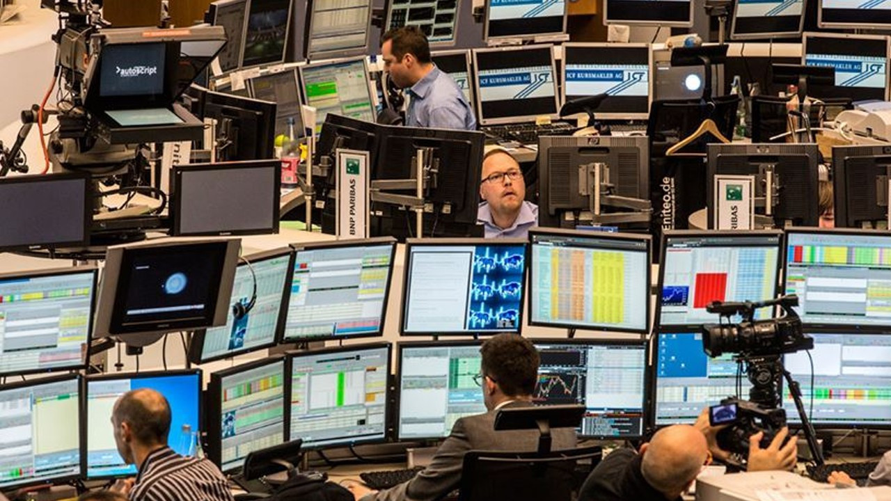 Avrupa Borsalarındaki Gün Sonu Değişimleri ve ABD Gümrük Vergi Belirsizliği