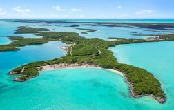 Crab Cay: Exuma Takımadaları’ndaki 250 Dönümlük Özel Ada ve 125 Milyon Dolarlık Yatırım Hikayesi