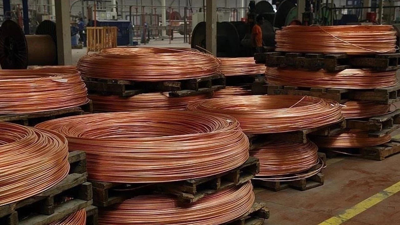 Küresel Piyasalarda Dolar Zayıflarken Endüstriyel Metallerde Dirençli Büyüme: Bakır ve Diğerleri