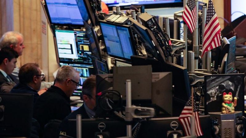 Nvidia ve Salesforce Sonuçlarıyla Piyasalarda Karışık Seyir: Yapay Zeka Baskısı ve Makro Veriler