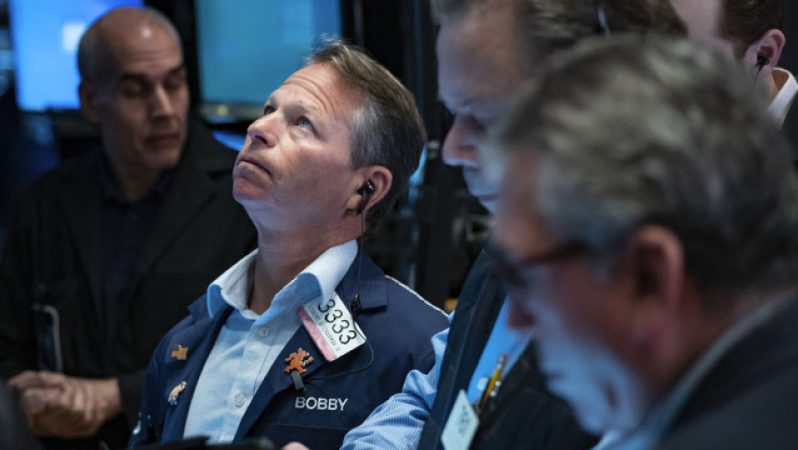 Teknoloji Hisselerinden Malî Rotasyon: Wall Street’te Sinyaller ve Piyasa Beklentileri