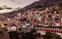 Türklerin Yurt Dışından Gayrimenkul Yatırımları 2025: Tutarlar Rekor kırarken Favori Pazarlar ve Stratejiler