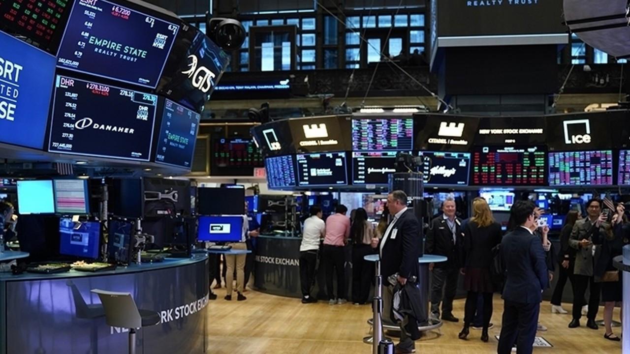 Yapay Zeka Gelişmeleri ve Piyasa Etkileri: Güncel Görünüm