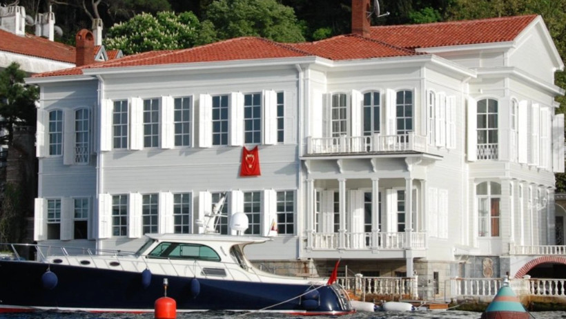 Abud Efendi Yalısı: Boğaz’da Tarihi Yatırım ve Dizinin Sembol Mekanı