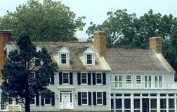 Alec Baldwin ve Ailesinin Amagansett Evi: Satışta Olan Lüks Malikâne Sırları