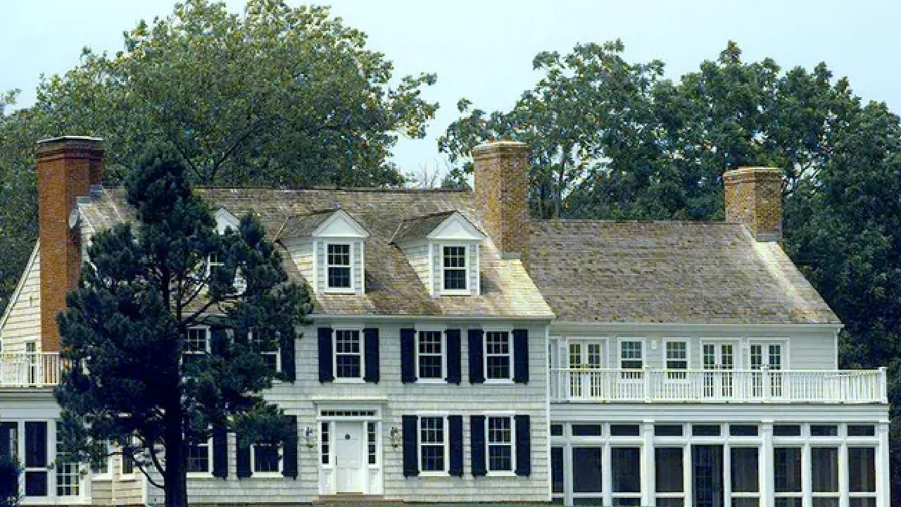 Alec Baldwin ve Ailesinin Amagansett Evi: Satışta Olan Lüks Malikâne Sırları