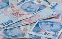 Hazine ve Maliye Bakanlığı Tahvil İhaleleri: Borçlanma Tutarı ve Net Satış Dağılımı (5y ve 8y)