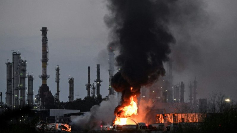 Hürmüz Boğazı Krizi: Körfez Enerji Akışında Şok Dalgaları ve Küresel Etkileri