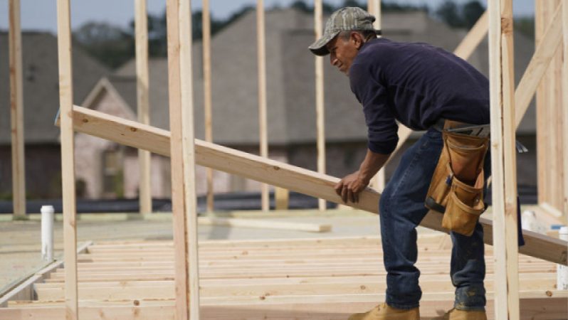 Ocak Ayında Konut İnşaatlarında Yangın Noktası: Düşük Tek Aileli İzinler ve Çok Aileli Artışlar