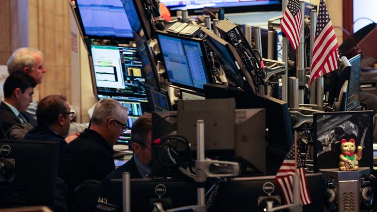 Piyasalar Karışık Seyrini Sürdürüyor: Enflasyon Verileri ve Jeopolitik Gündem Dikkat Çekiyor