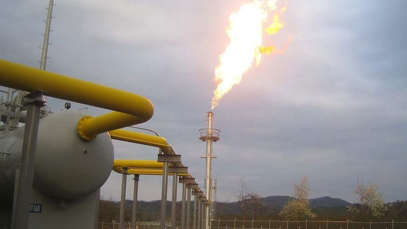 QatarEnergy Tesisleri Üzerindeki Saldırılar Sonrası LNG Üretiminin Geçici Durdurulması ve İHA Taşınan Tehditler