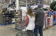 Tüketici Güveni Mart’ta Hafif Yükseliş Gösterdi: Beklentilerde Denge ve Enerji Fiyatları Baskısı