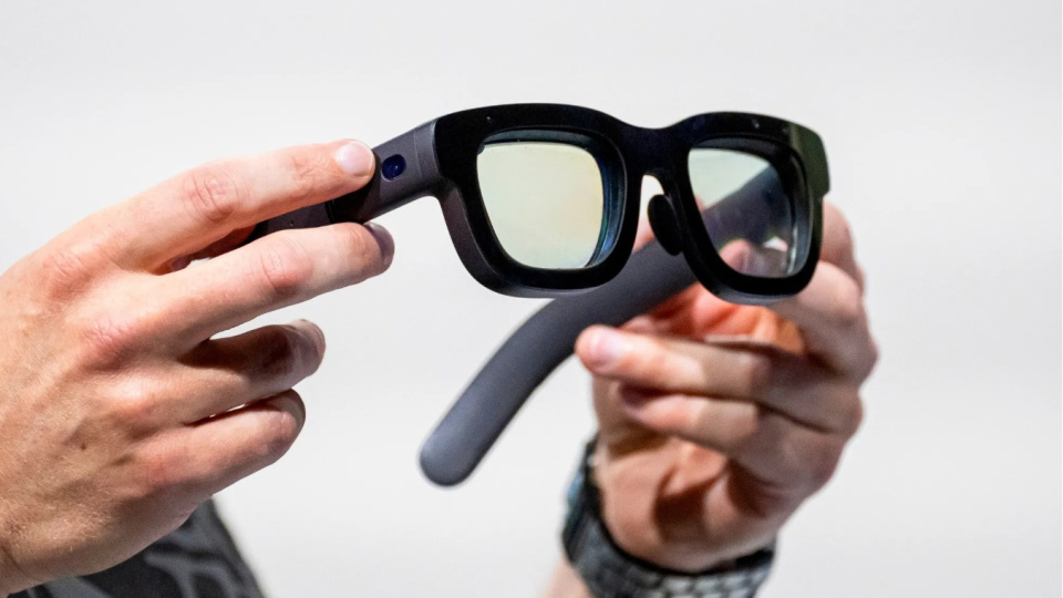 Apple’ın Akıllı Gözlük Tasarımları Üzerinde Dört Fikir Grubu Üzerinde Çalışmasıyla Gelen Yeni Dönem