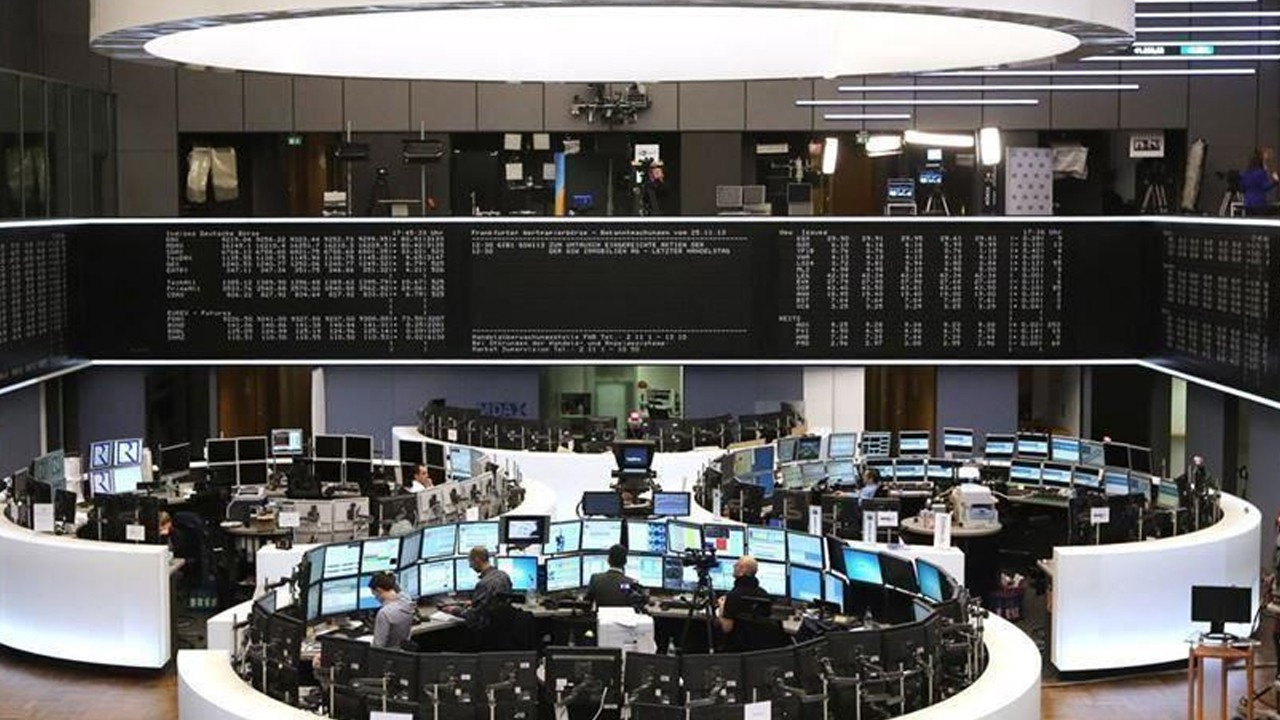 Avrupa Hisse Senetlerinde Trump ve Enerji Gelişmeleriyle Dalgalanan Piyasa Özeti