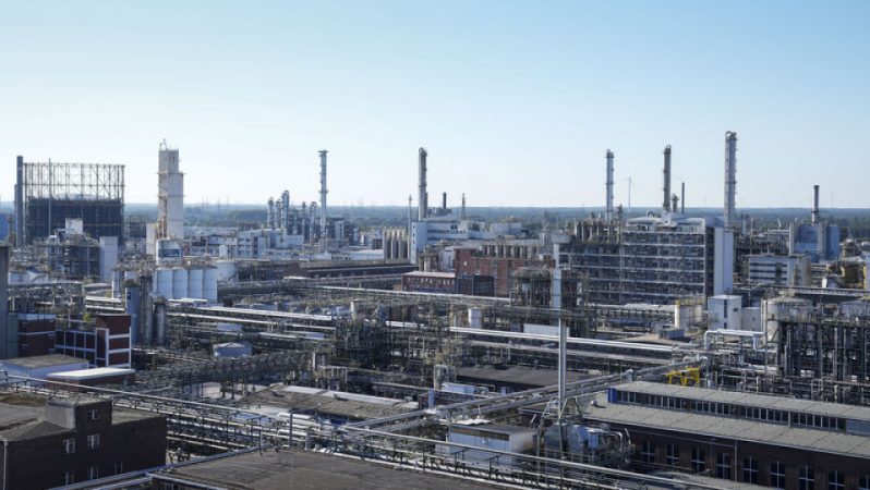 Avrupa’nın Büyük Ekonomisinde Belirsizlik ve Enerji Miyatlarıyla Sarsılan Görünüm