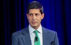 Demokratlardan Warsh Adaylığı Hakkında Soruşturmalara Farklı Yaklaşım: Oturum ve Durdurma Çağrısı