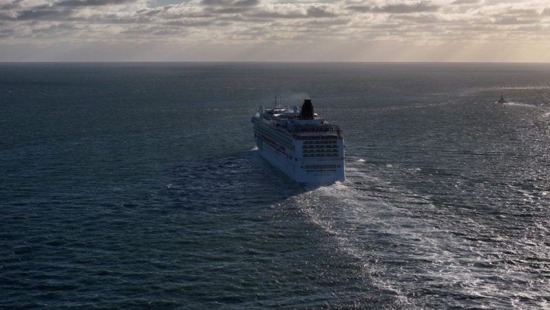 Dubai’den Hürmüz Boğazı’na Uzanan Yolculuk: Celestyal Discovery’nin İlk Yolcu Gemisi Geçişi