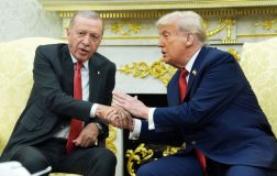 Erdoğan-Trump Telefon Görüşmesi: İran Bağlamında Ateşkes ve Bölgesel Gambitler