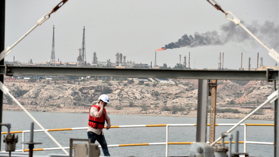 Güçlenen Görüşmeler ve Piyasa Dinamikleri: Petrol Akışları ve Orta Doğu’daki Belirsizlik