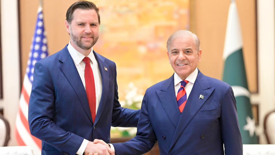 İran-ABD Barış Görüşmeleri Öncesi Pakistan’da Dört Görevlilerin Şahverifçi Görüşmesi