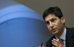 Kevin Warsh’ın Senato Onayı İçin Belge Takip Süreci ve Erteleme Haberleri
