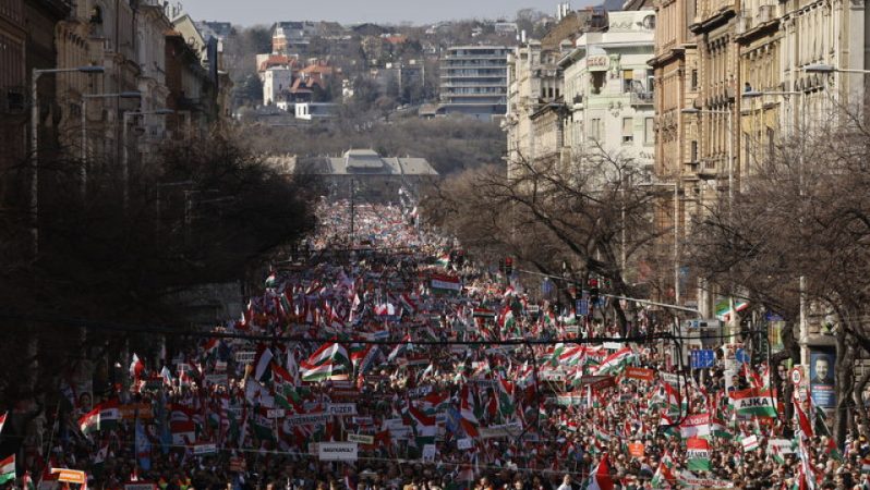 Macaristan’daki Finansal İyileşme: Pazar Gündeminde Tisza Zaferi ve Forint İçin Kritik Seviyeler