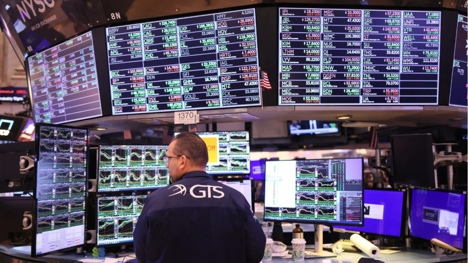 S&P 500 Yükseklerde: ABD-İran Gerilimi ve Kurumsal Kazançlar Piyasalara Dengenin İzlerini Bırakıyor