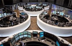 Stoxx Europe 600 Kapanışta Hafif Geri Çekildi: Avrupa Piyasaları ve Ekonomik Gözlemler