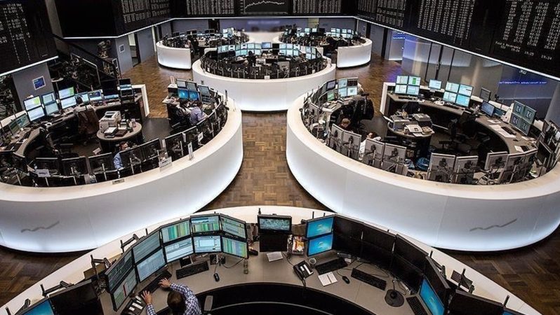 Stoxx Europe 600 Kapanışta Hafif Geri Çekildi: Avrupa Piyasaları ve Ekonomik Gözlemler