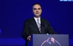 Türk Savunma Sanayisi: Küresel Rekabetin Önemli Oyuncusu, AR-GE ve Sanayi Entegrasyonu ile Yükseliş